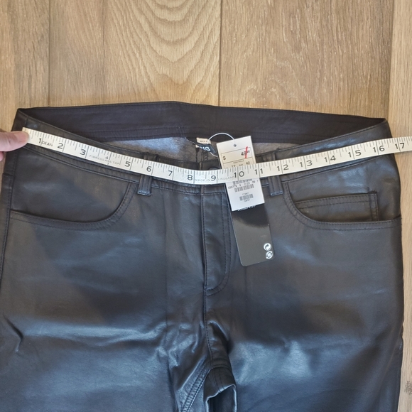 BNWT H&M faux leather pants, pleather/vinyl pants, black, size 12 (EUR 42) - Picture 5 of 9